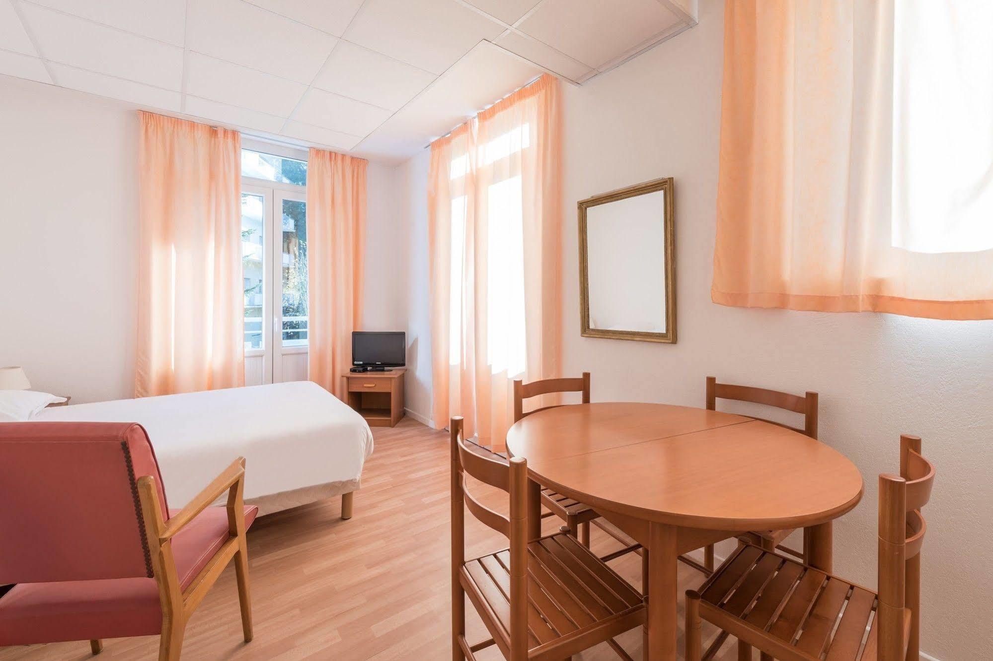 Capvern City Residence Termalia מראה חיצוני תמונה